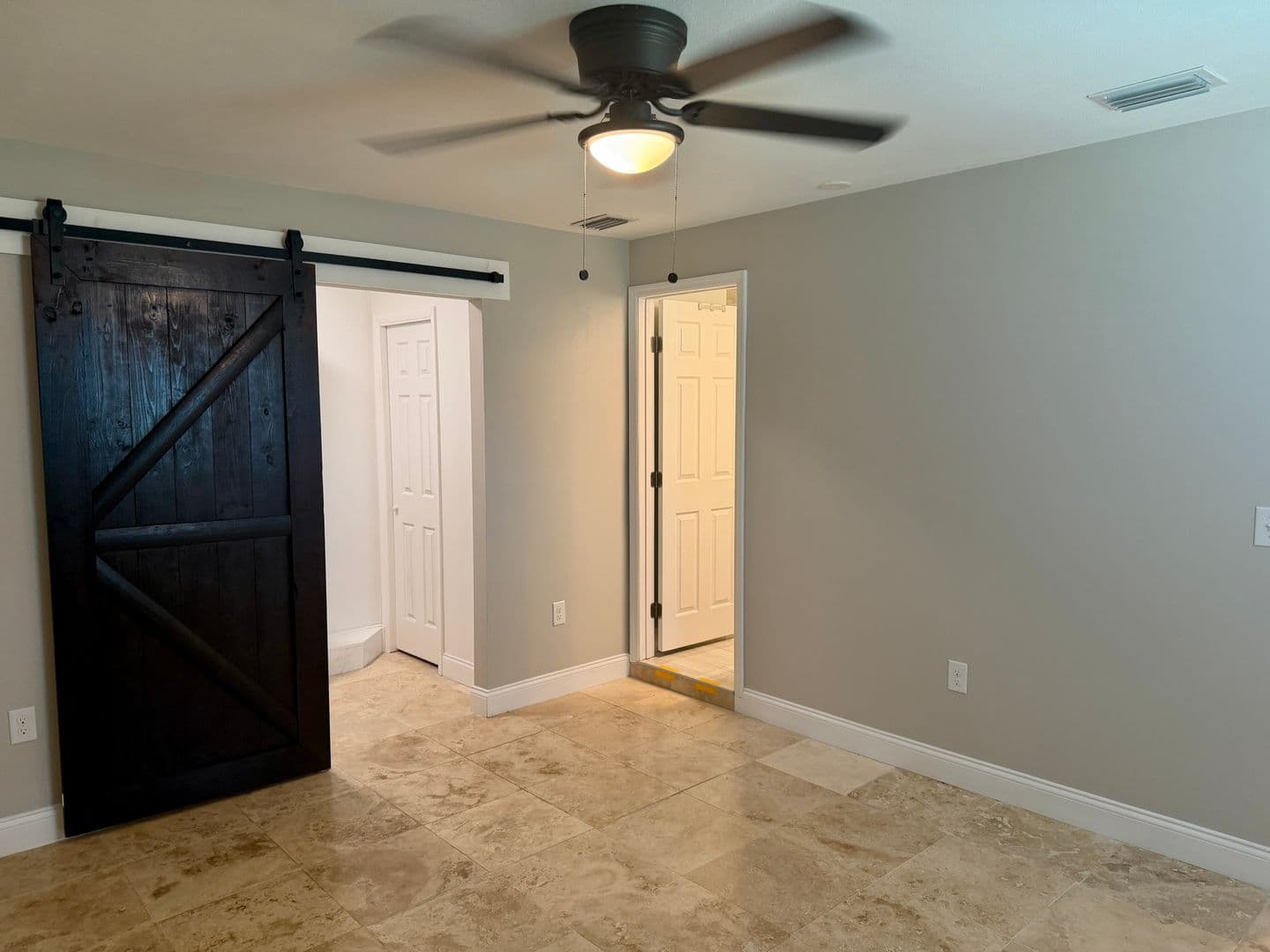 Clearwater House: 19 S. Hercules Avenue