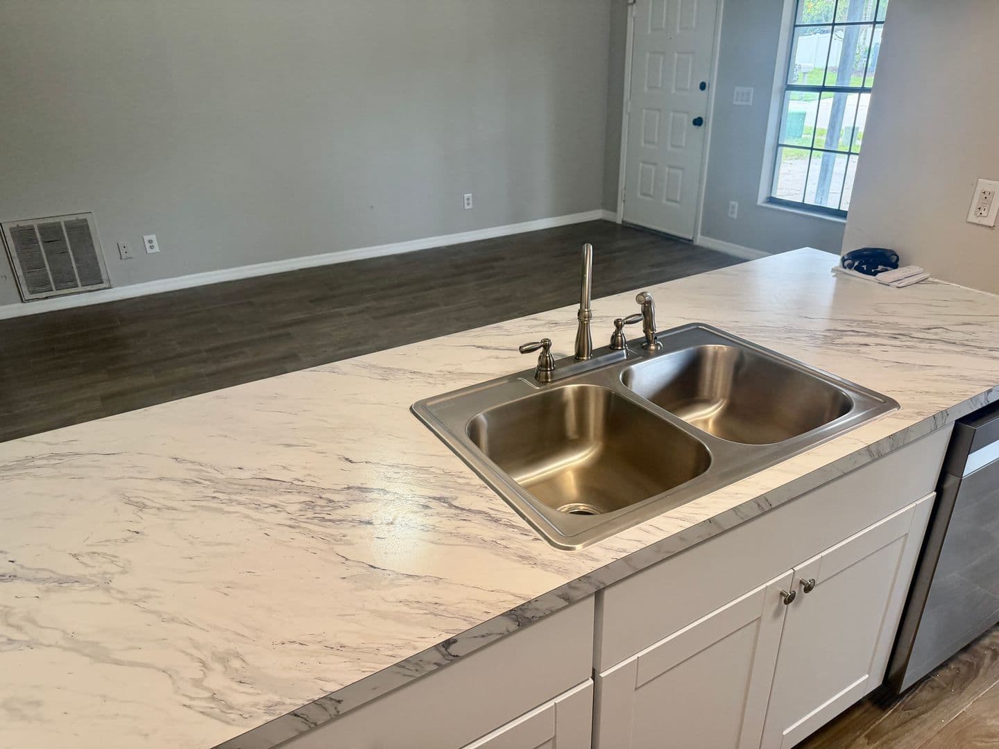 Palm Harbor House: 3784 Lake Shore Drive