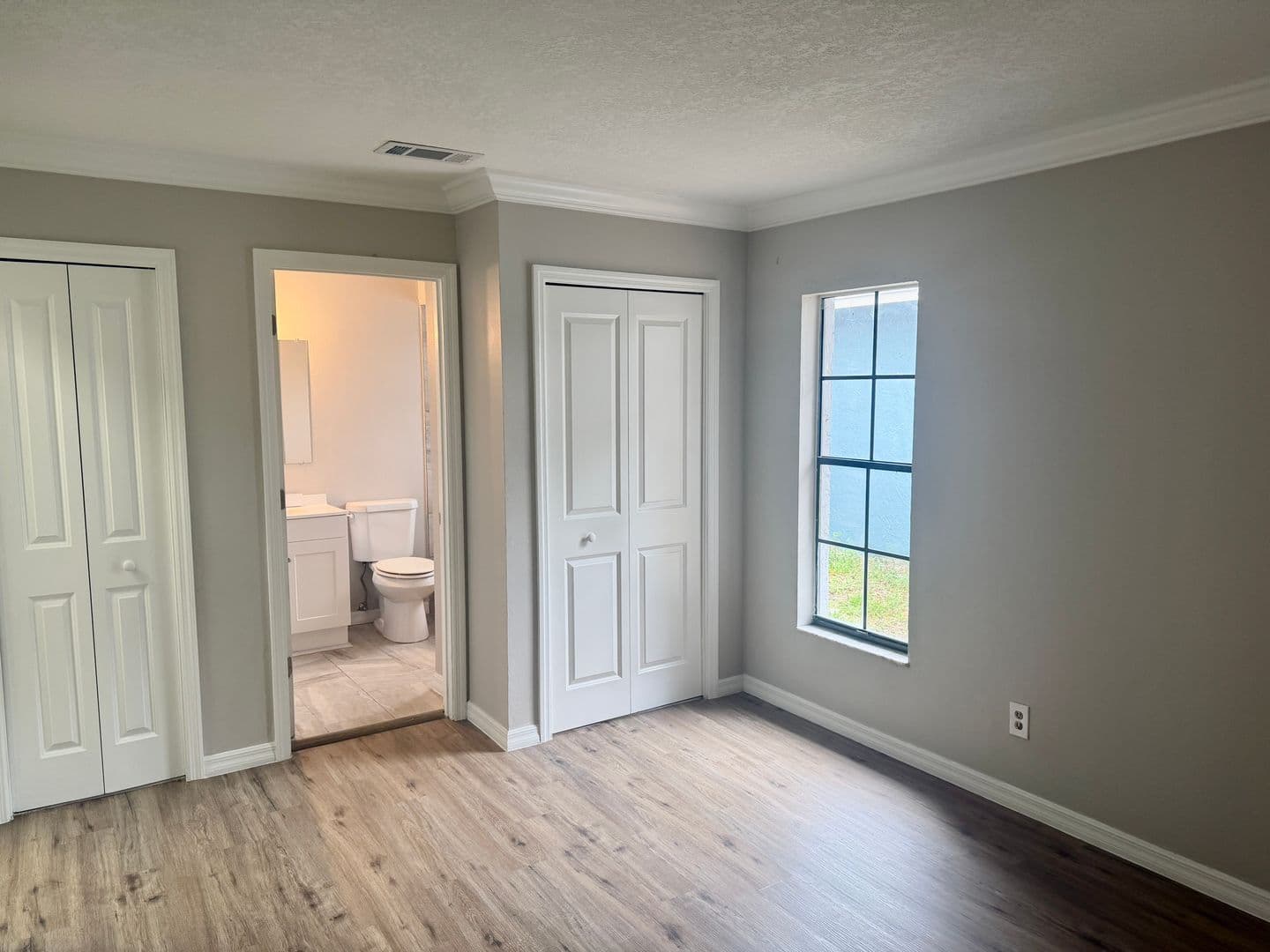 Palm Harbor House: 3784 Lake Shore Drive