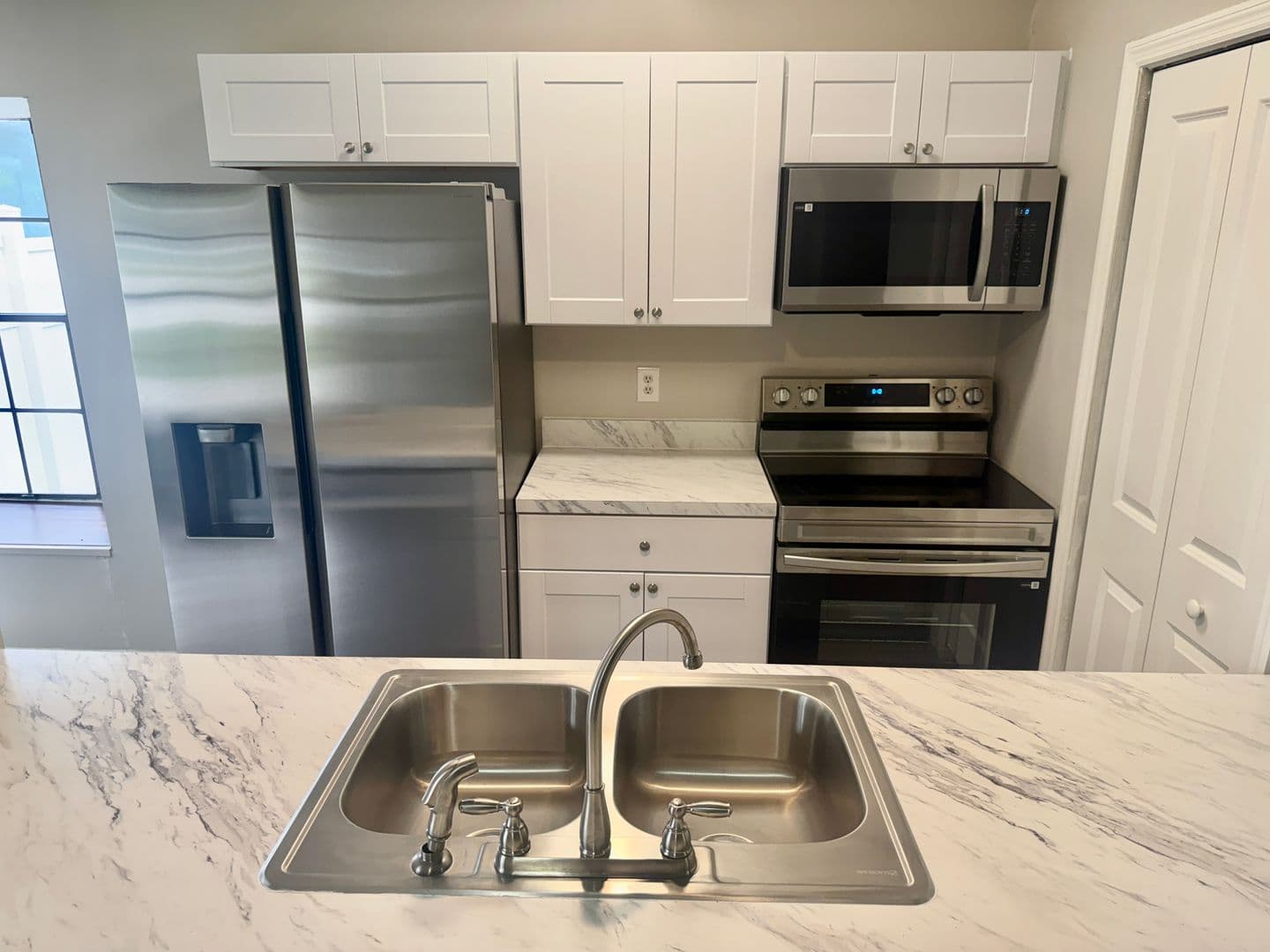 Palm Harbor House: 3784 Lake Shore Drive