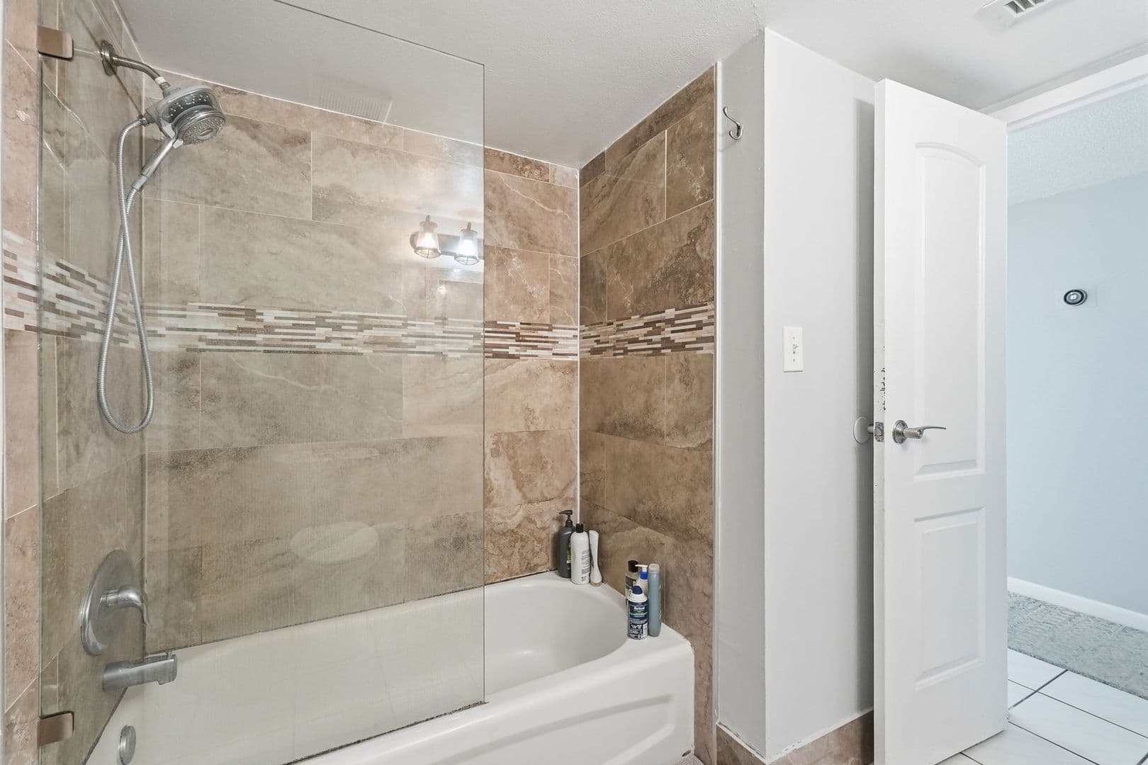 Clearwater House: 337 S. McMullen Booth Road