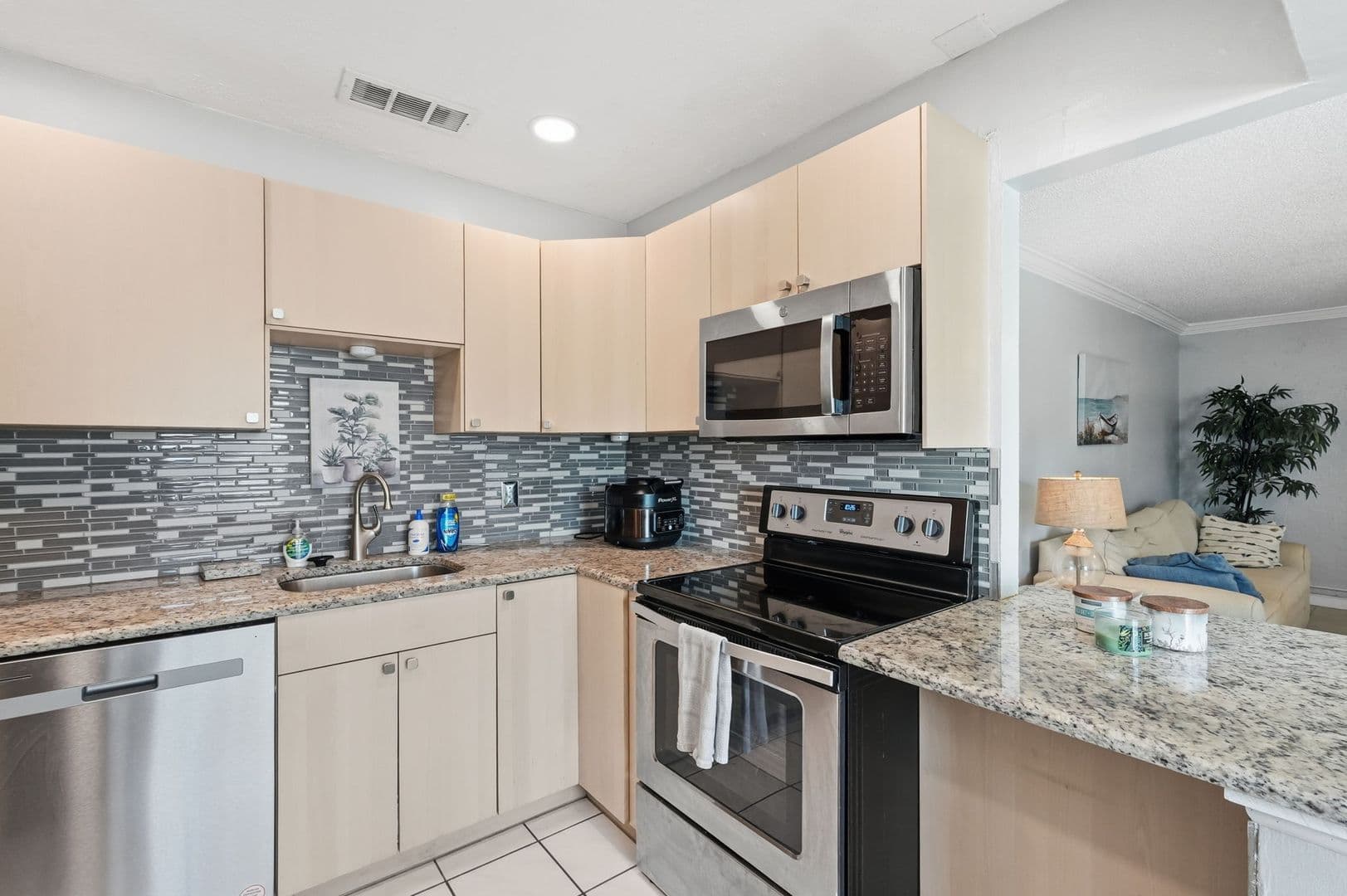 Clearwater House: 337 S. McMullen Booth Road