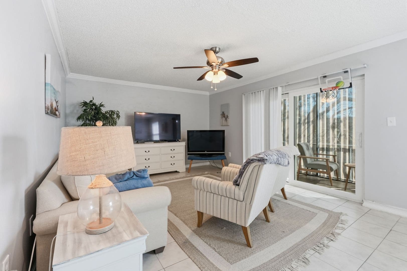 Clearwater House: 337 S. McMullen Booth Road