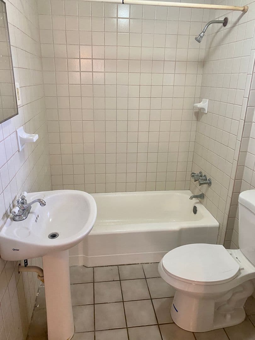 Clearwater House: 1347 Friend Avenue