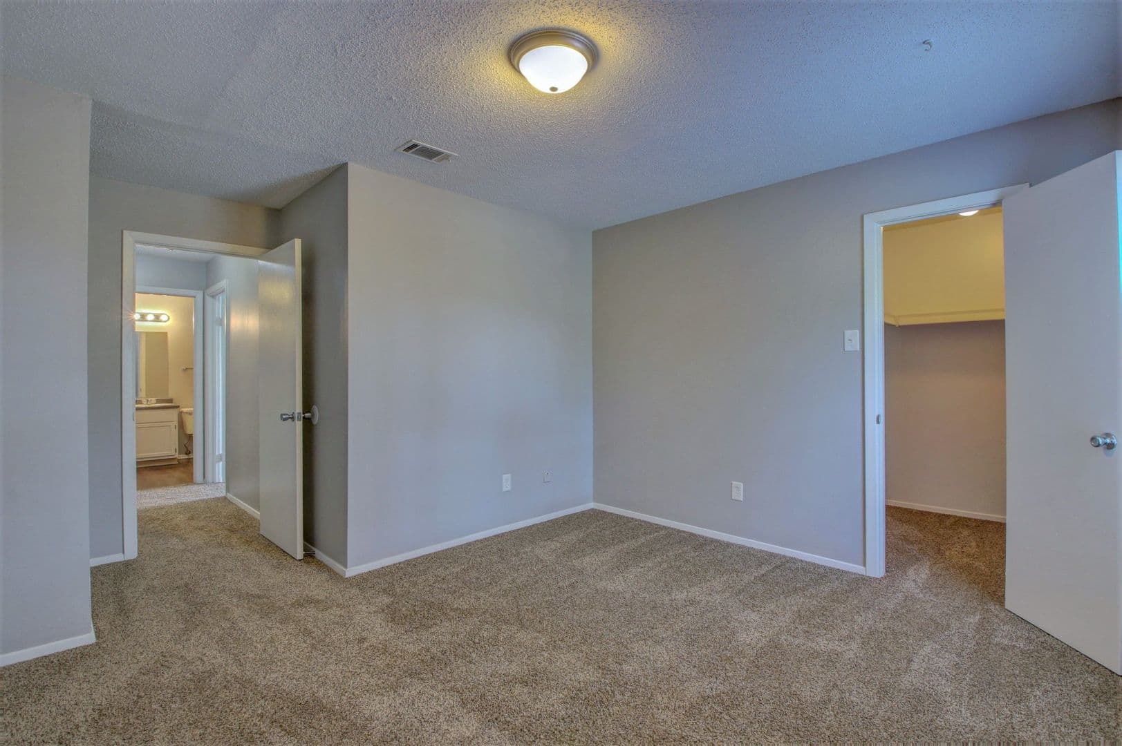 Sherwood Apartment: 9901 Brockington Rd
