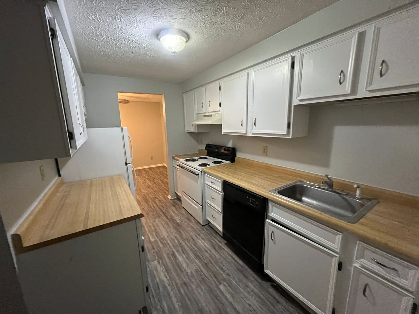 Batavia Apartment: 4582 Roxbury Circle #TD