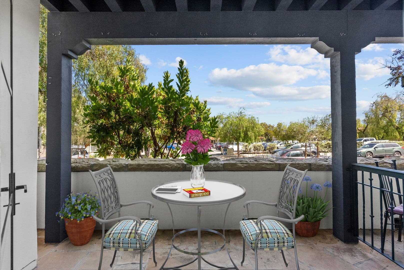 Santa Barbara Apartment: 800 Santa Barbara Street
