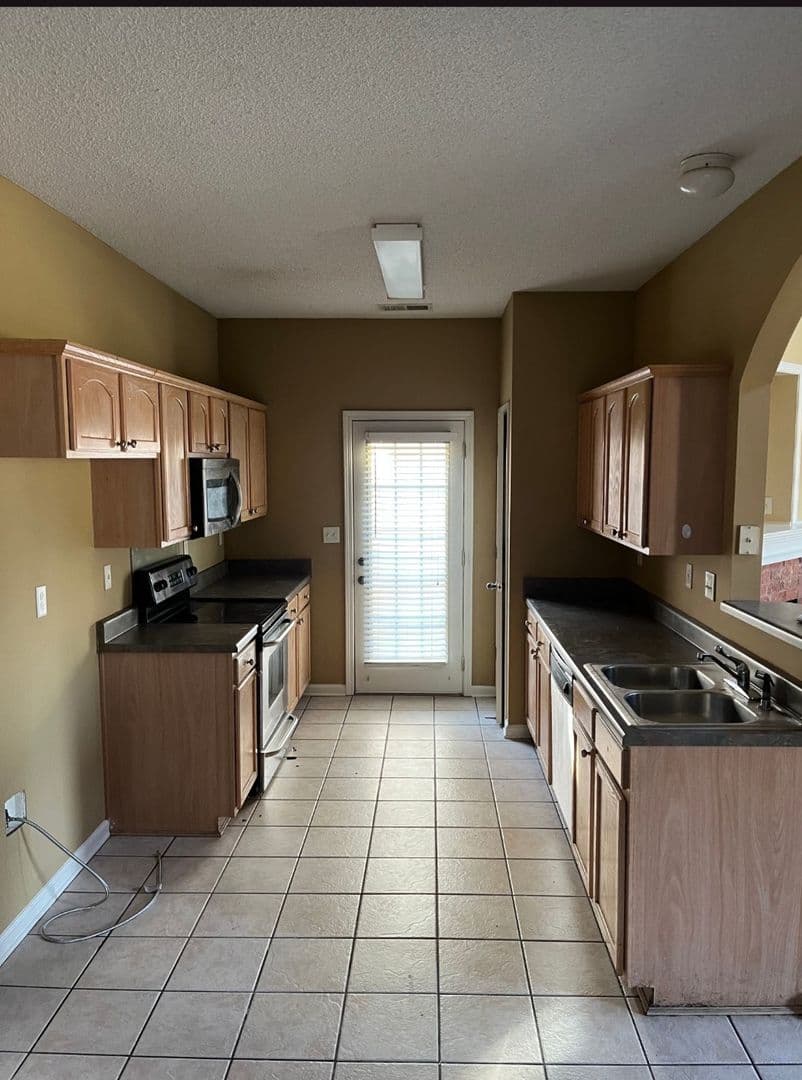 CORDOVA House: 9085 CHIMNEYROCK BLVD