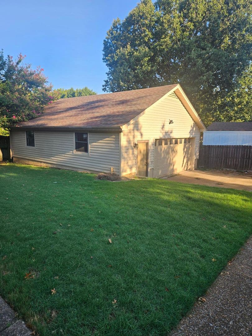 Bartlett House: 3741 Westridge Cv.
