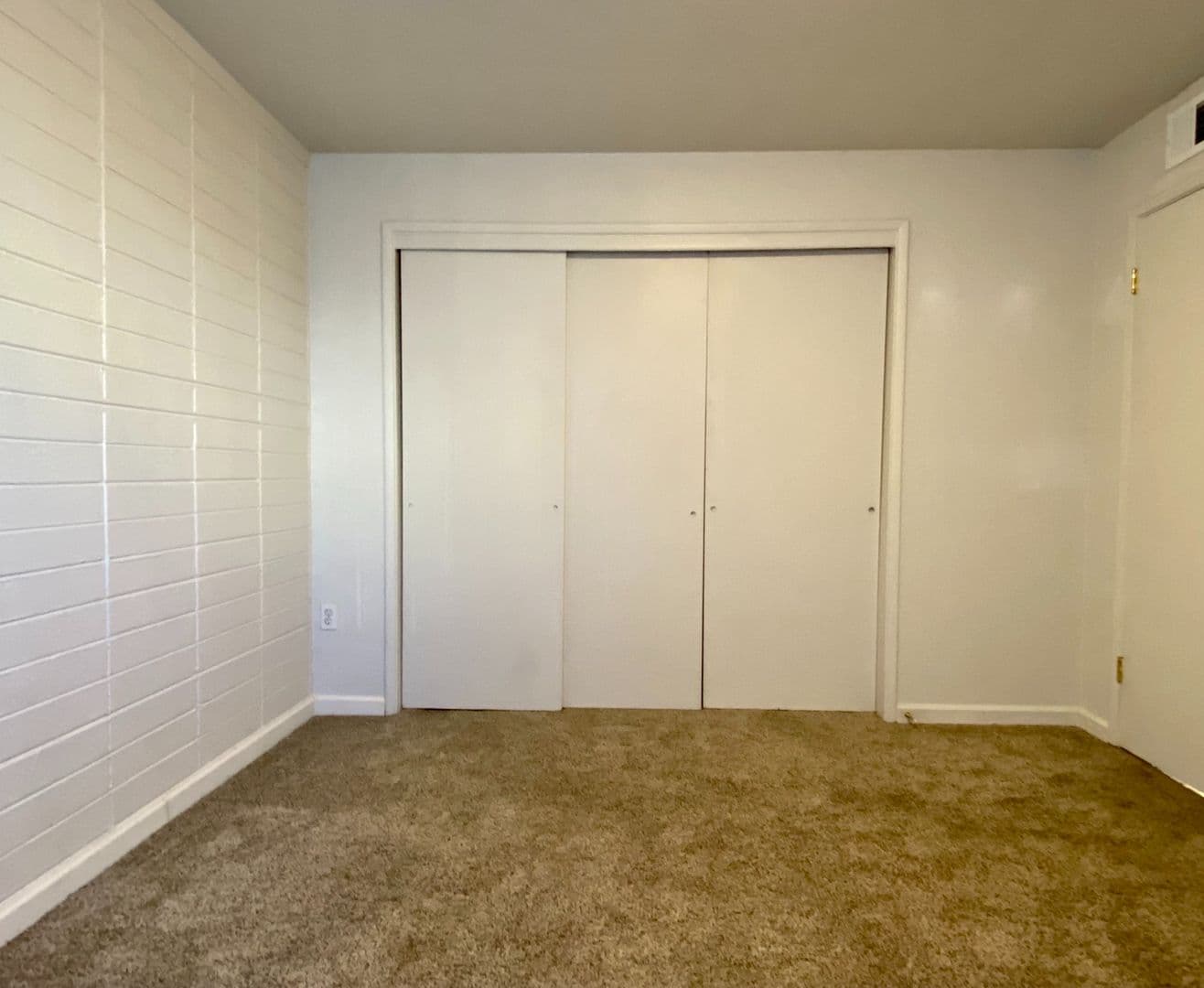 Sierra Vista Apartment: 201 North Garden Avenue