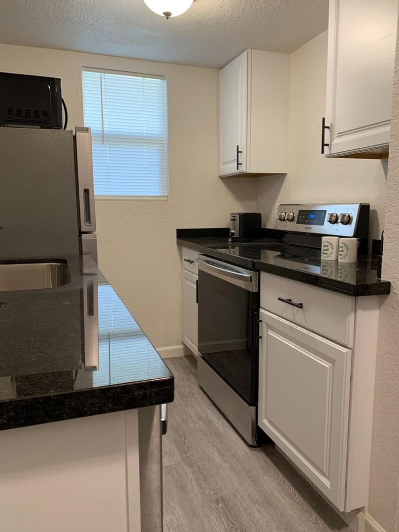 Odessa Townhome: 1120 N Jackson Ave
