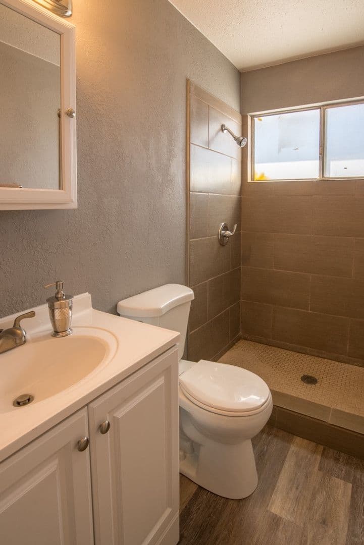 Sierra Vista Apartment: 201 North Garden Avenue