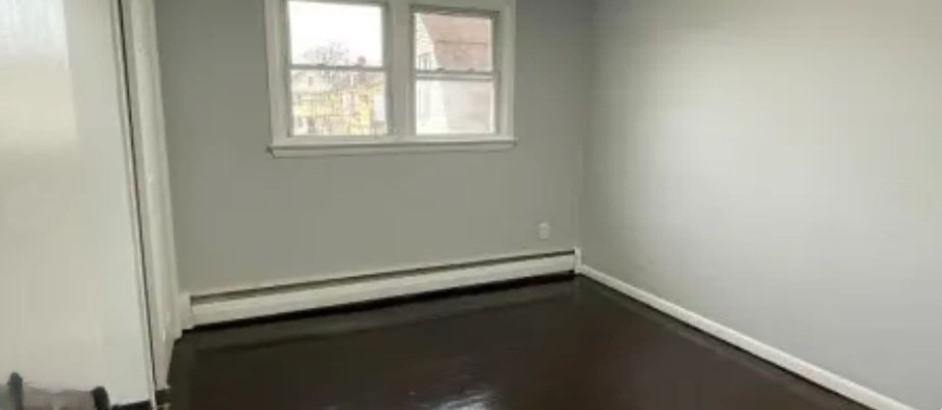 Linden Apartment: 614 Pierce Avenue