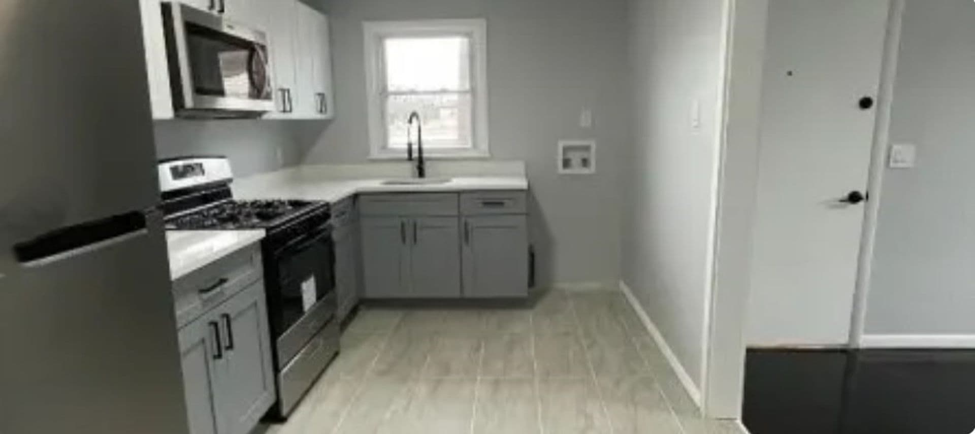 Linden Apartment: 614 Pierce Avenue
