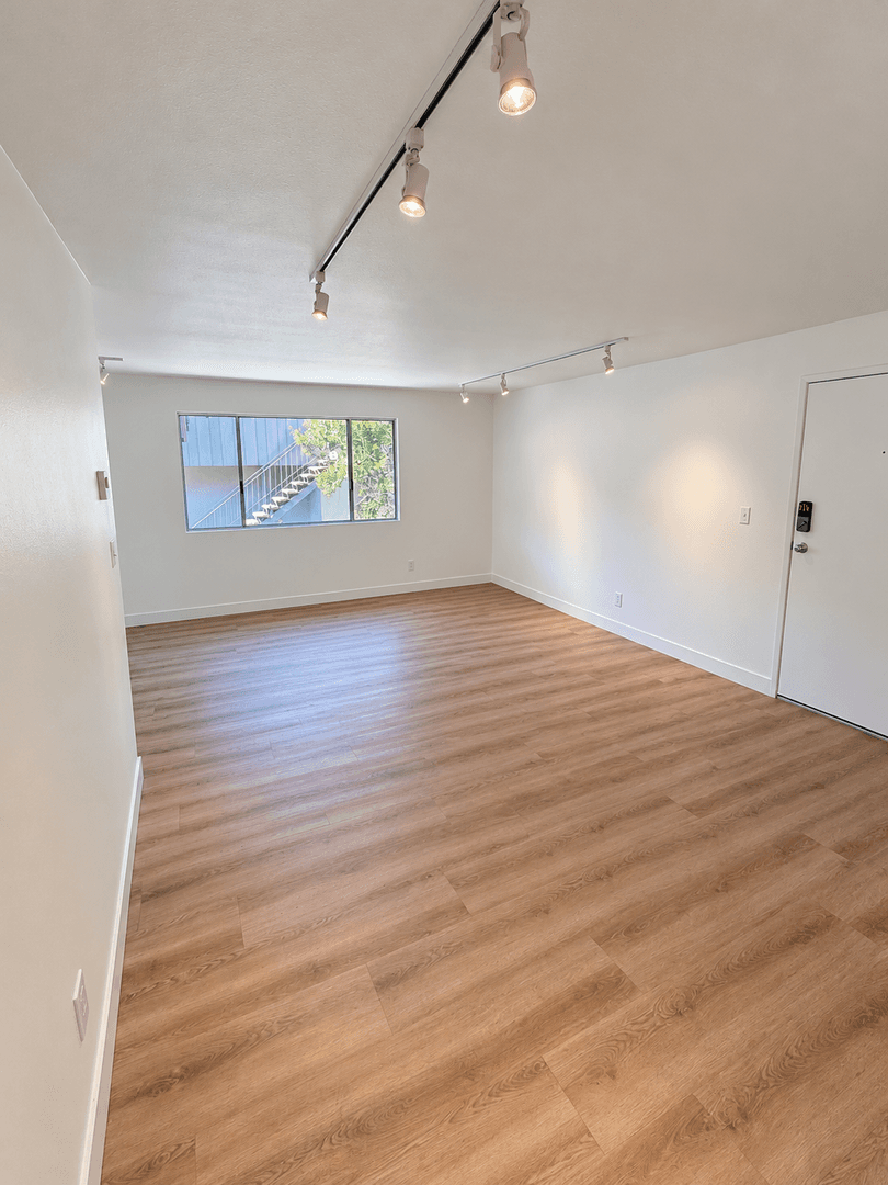 Santa Barbara Condo: 1600 Garden Street #22