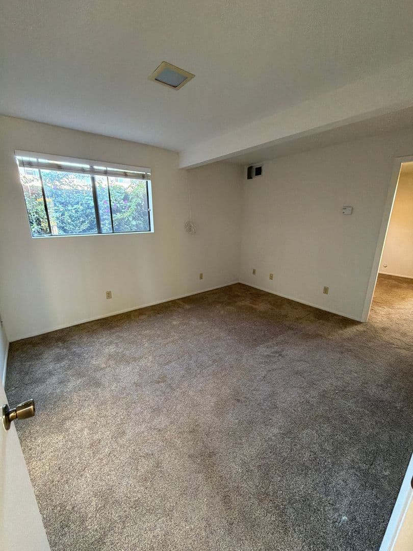 Santa Barbara House: 227 Jesmary Ln