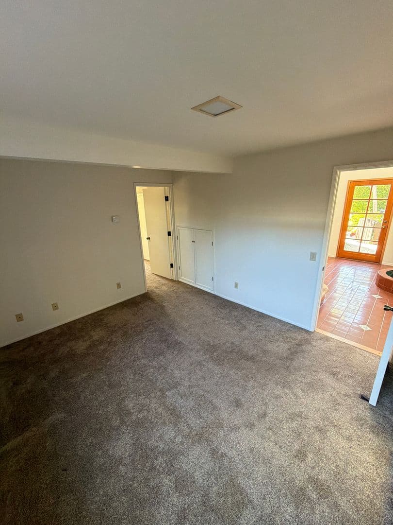 Santa Barbara House: 227 Jesmary Ln