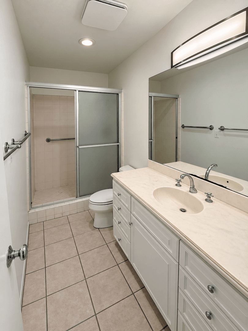 Santa Barbara Condo: 1600 Garden Street #22
