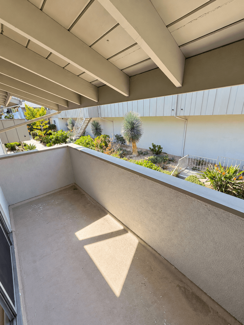 Santa Barbara Condo: 1600 Garden Street #22
