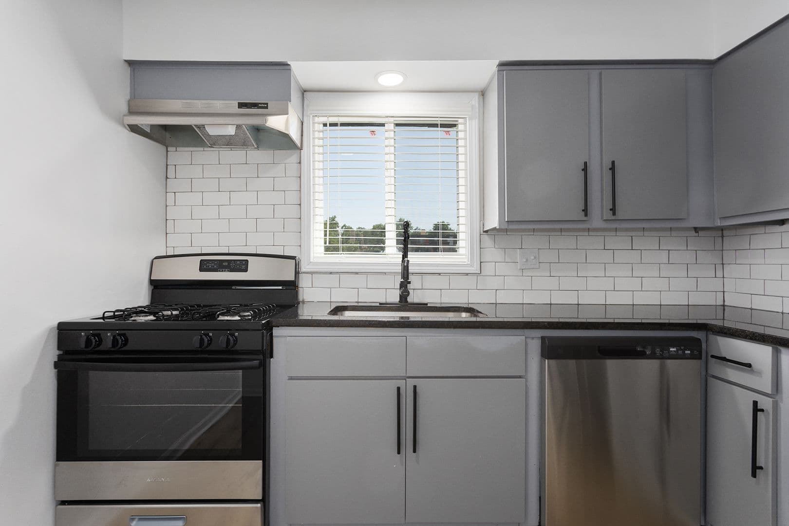 Shawnee Apartment: 10405 W 70th Terrace