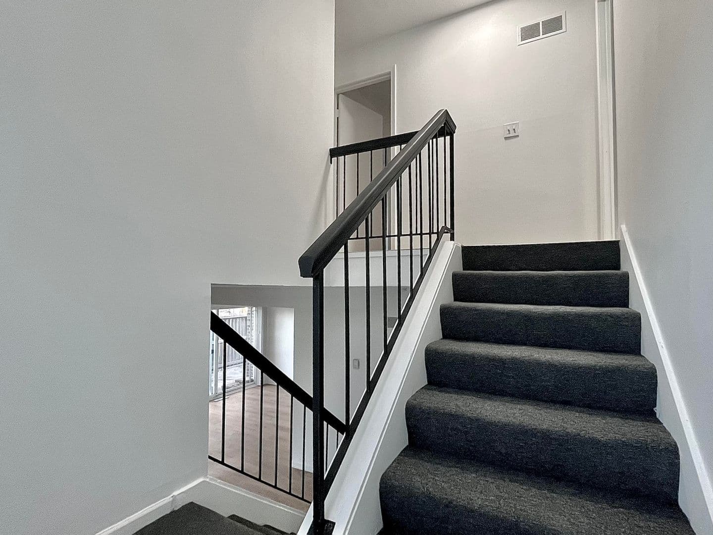 Shawnee Apartment: 7650 Goddard St