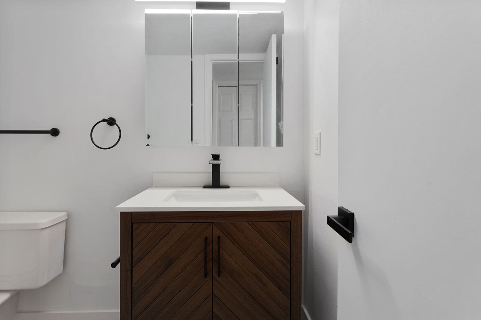 Shawnee Apartment: 10405 W 70th Terrace