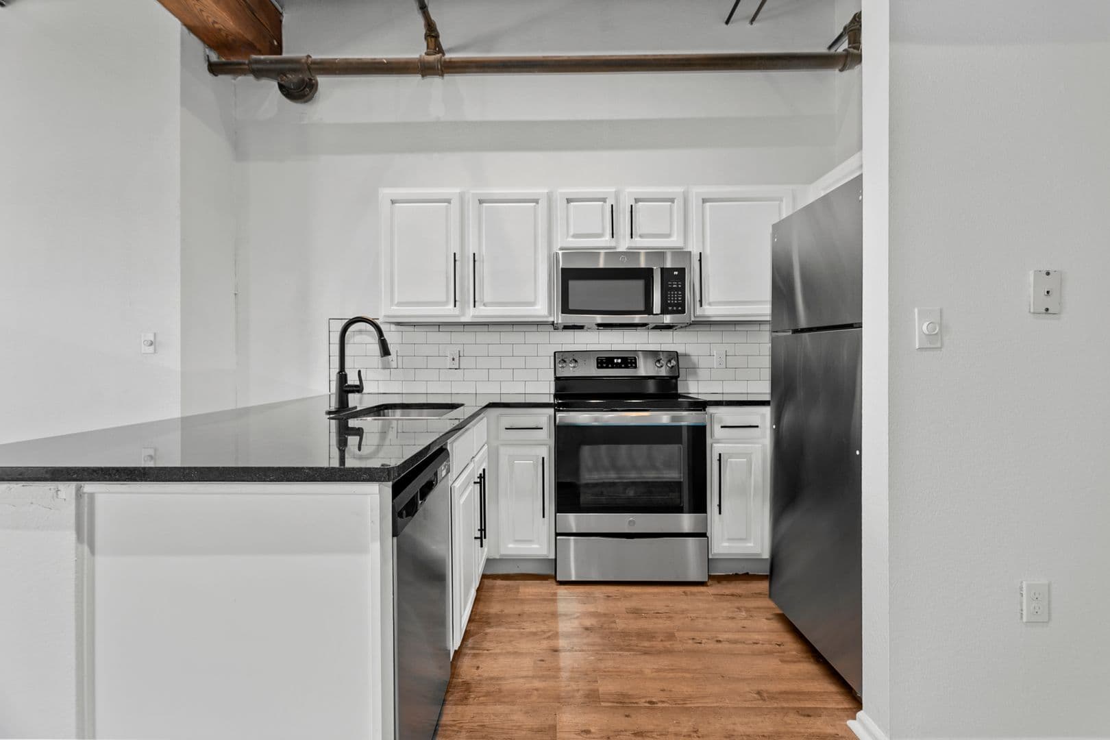Kansas City Apartment: 200 W 5th Street