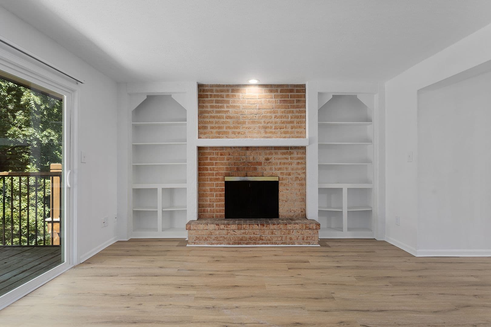 Shawnee Apartment: 10405 W 70th Terrace