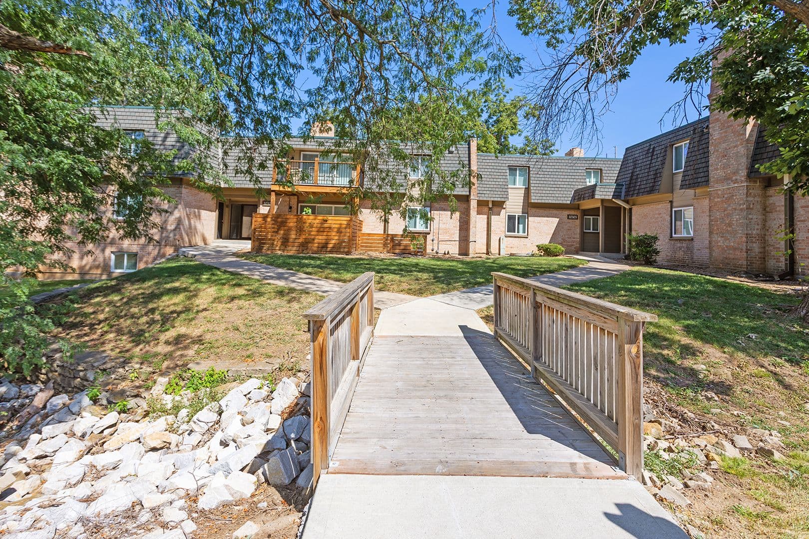 Shawnee Apartment: 10405 W 70th Terrace