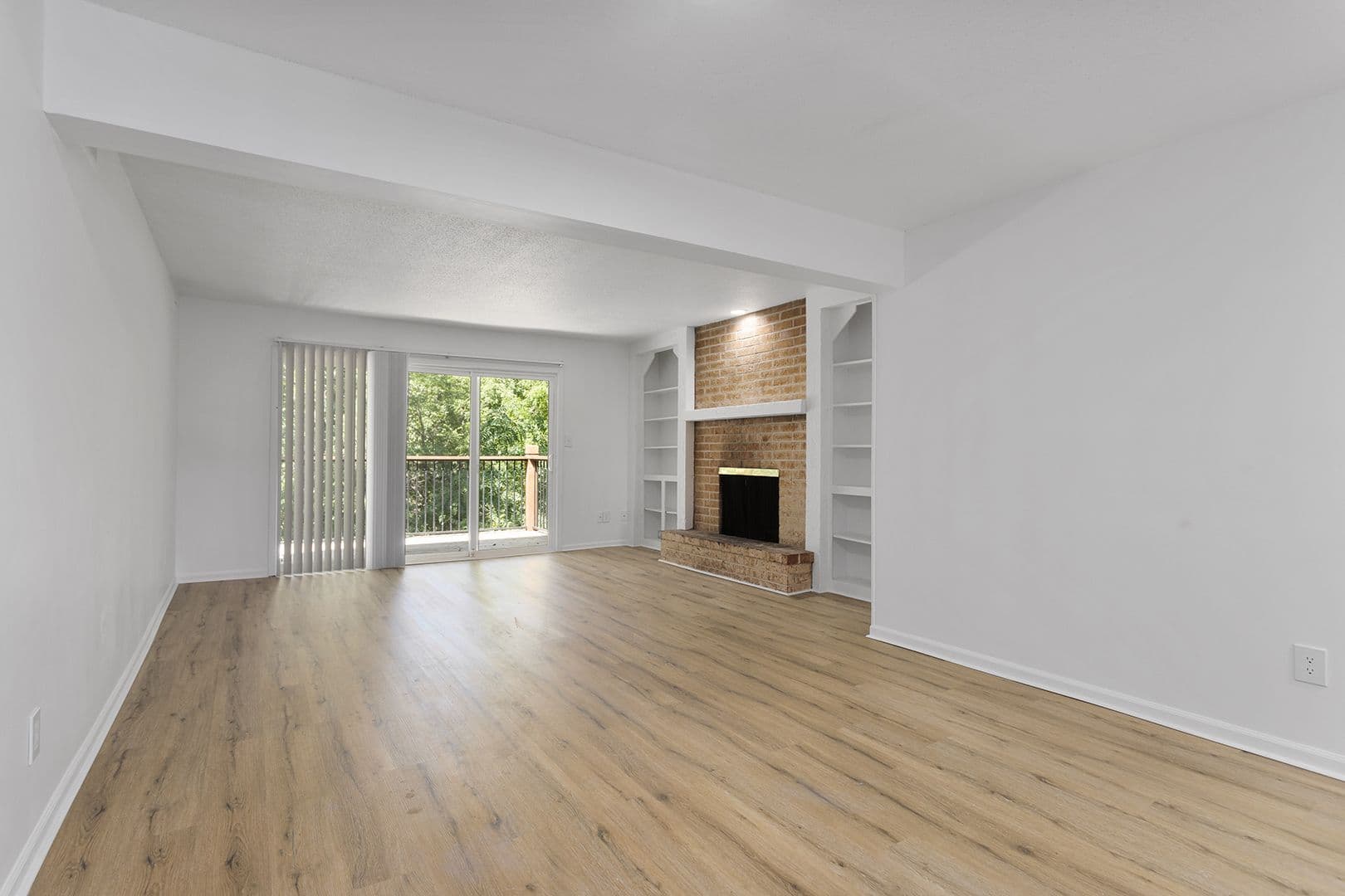Shawnee Apartment: 10405 W 70th Terrace