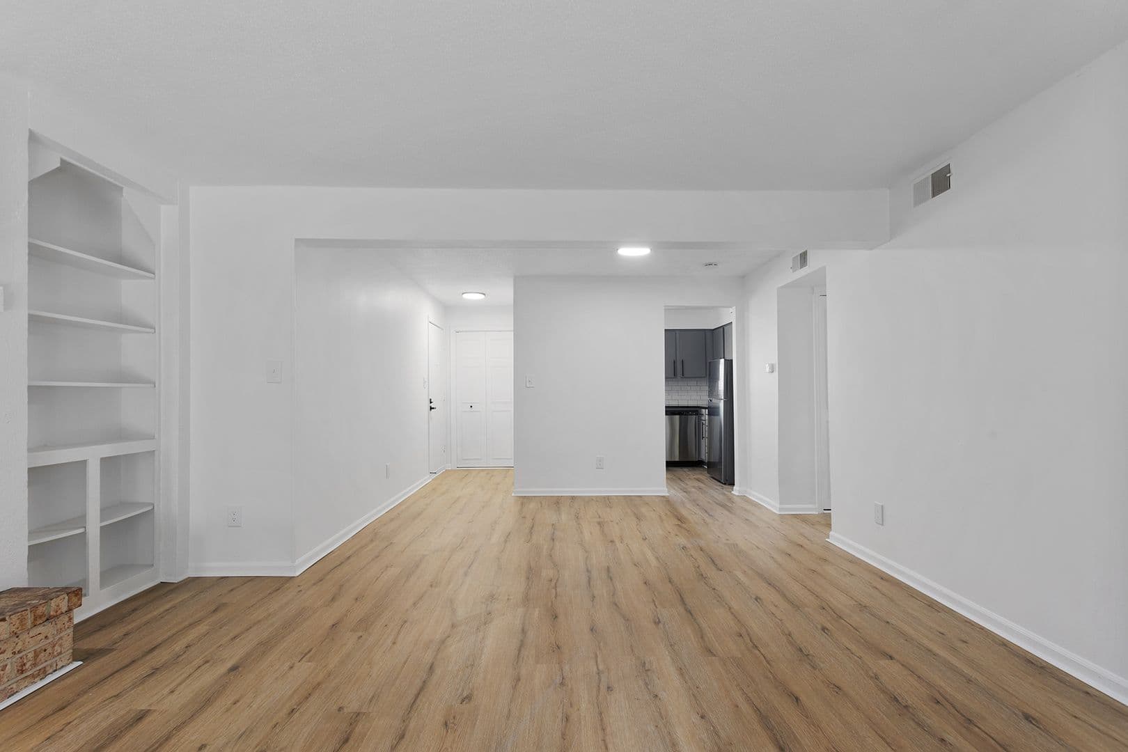 Shawnee Apartment: 10405 W 70th Terrace