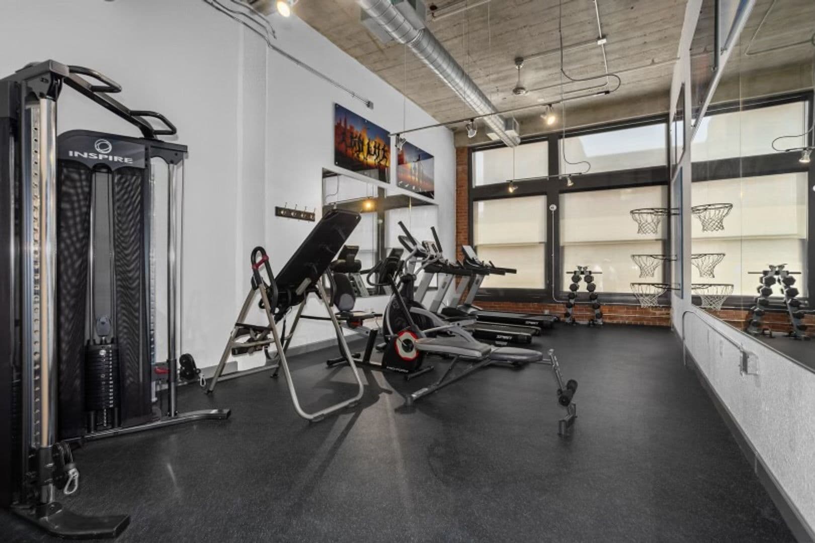 Kansas City Apartment: 930 Broadway Blvd
