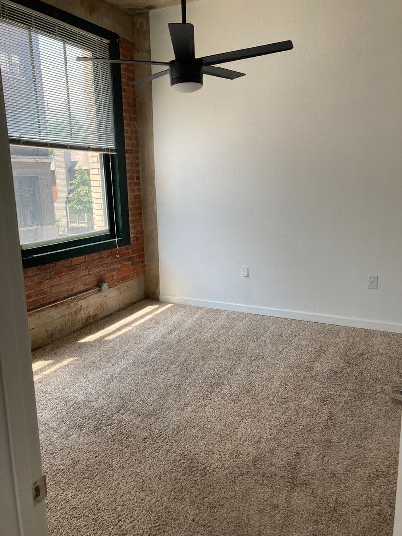Kansas City Apartment: 930 Broadway Blvd