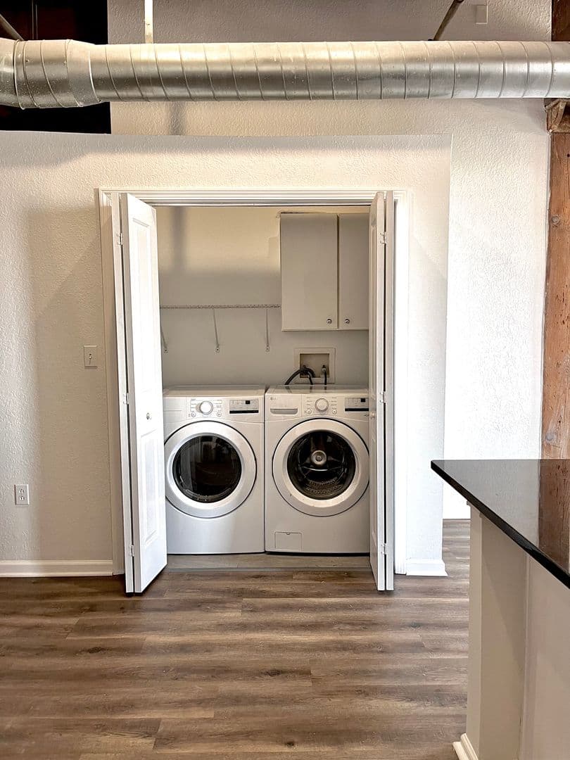 Kansas City Apartment: 200 W 5th Street
