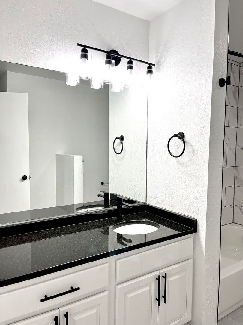 Kansas City Apartment: 930 Broadway Blvd