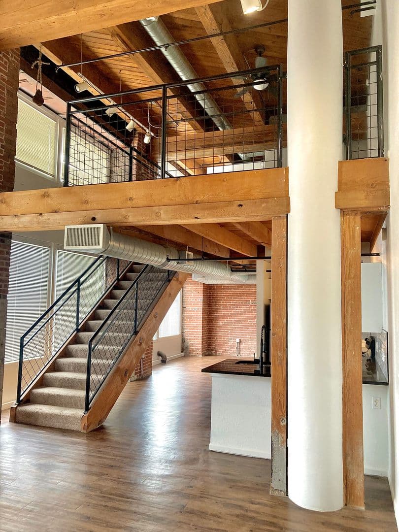 Kansas City Apartment: 200 W 5th Street