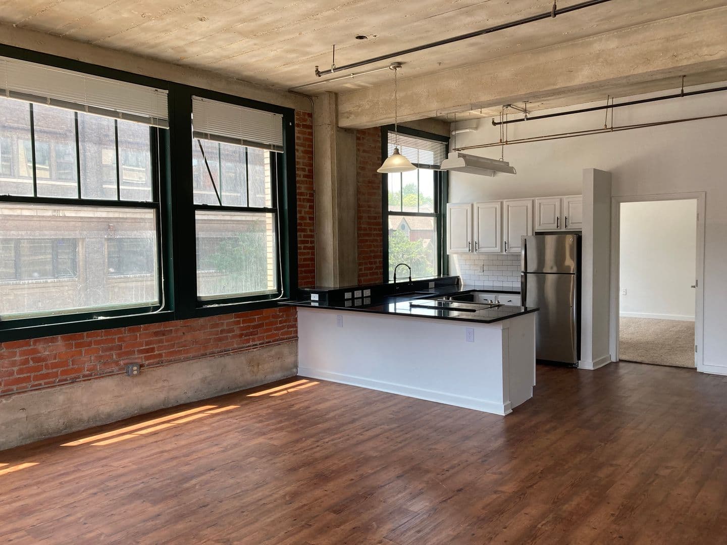 Kansas City Apartment: 930 Broadway Blvd