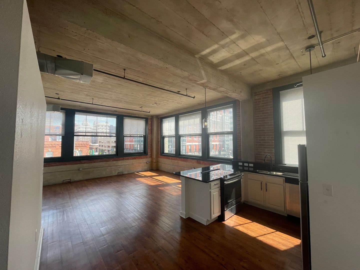 Kansas City Apartment: 930 Broadway Blvd