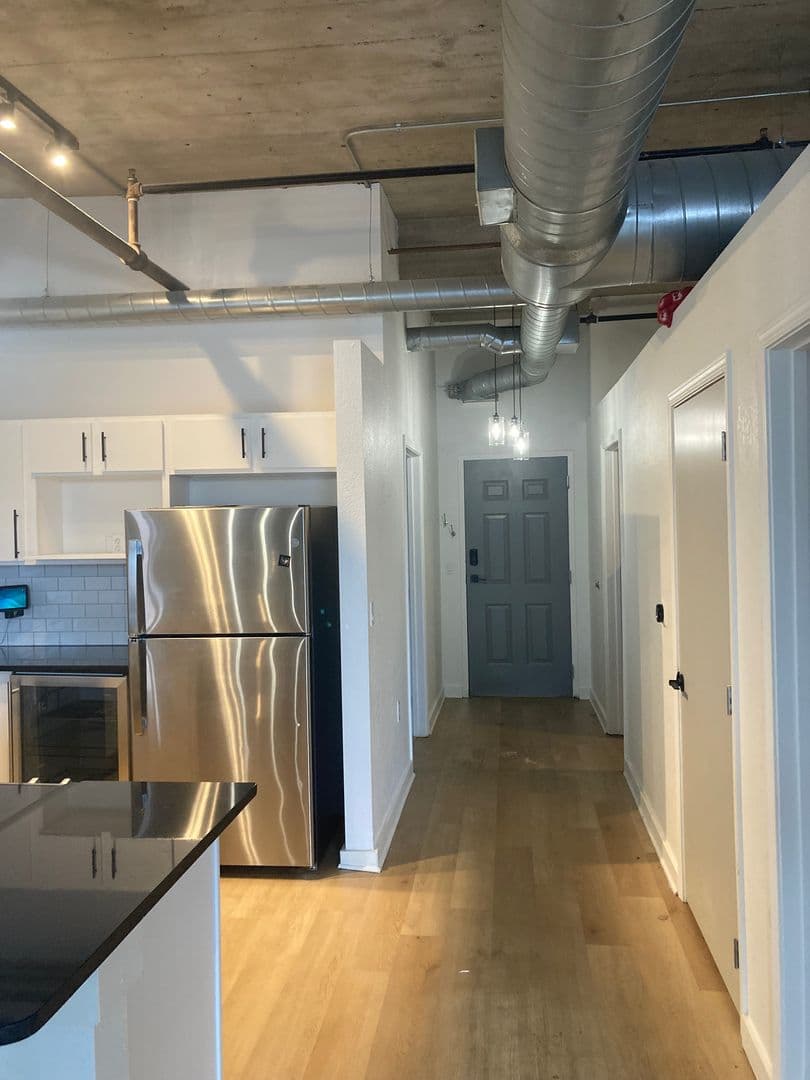 Kansas City Apartment: 930 Broadway Blvd