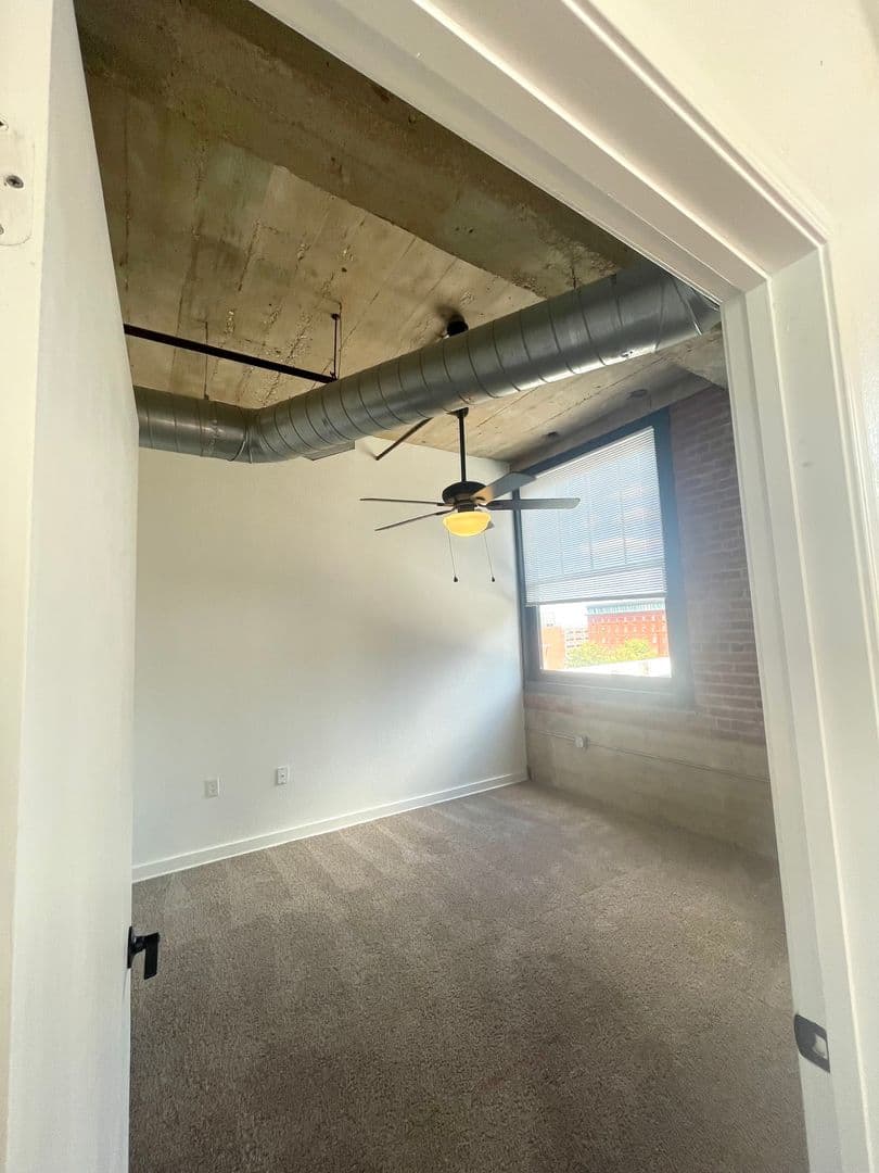 Kansas City Apartment: 930 Broadway Blvd