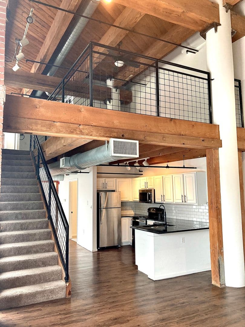 Kansas City Apartment: 200 W 5th Street