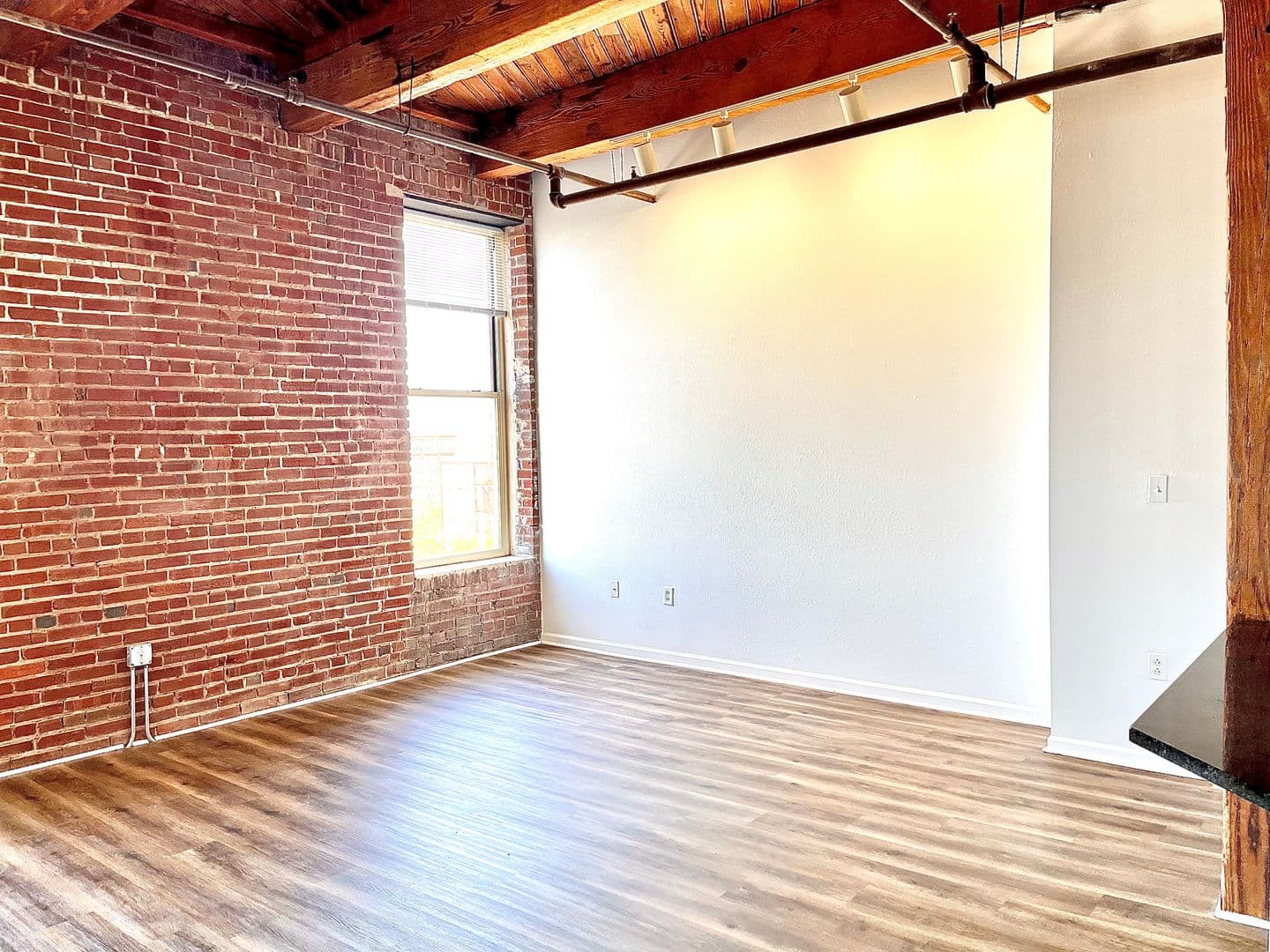Kansas City Apartment: 200 W 5th Street