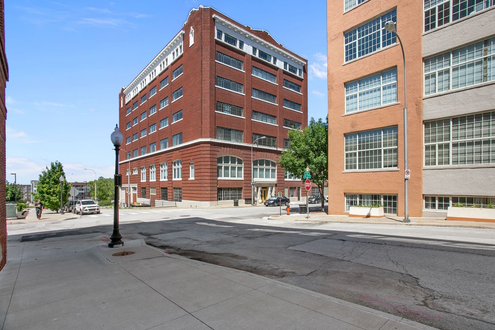 Kansas City Apartment: 318 W 7th Street