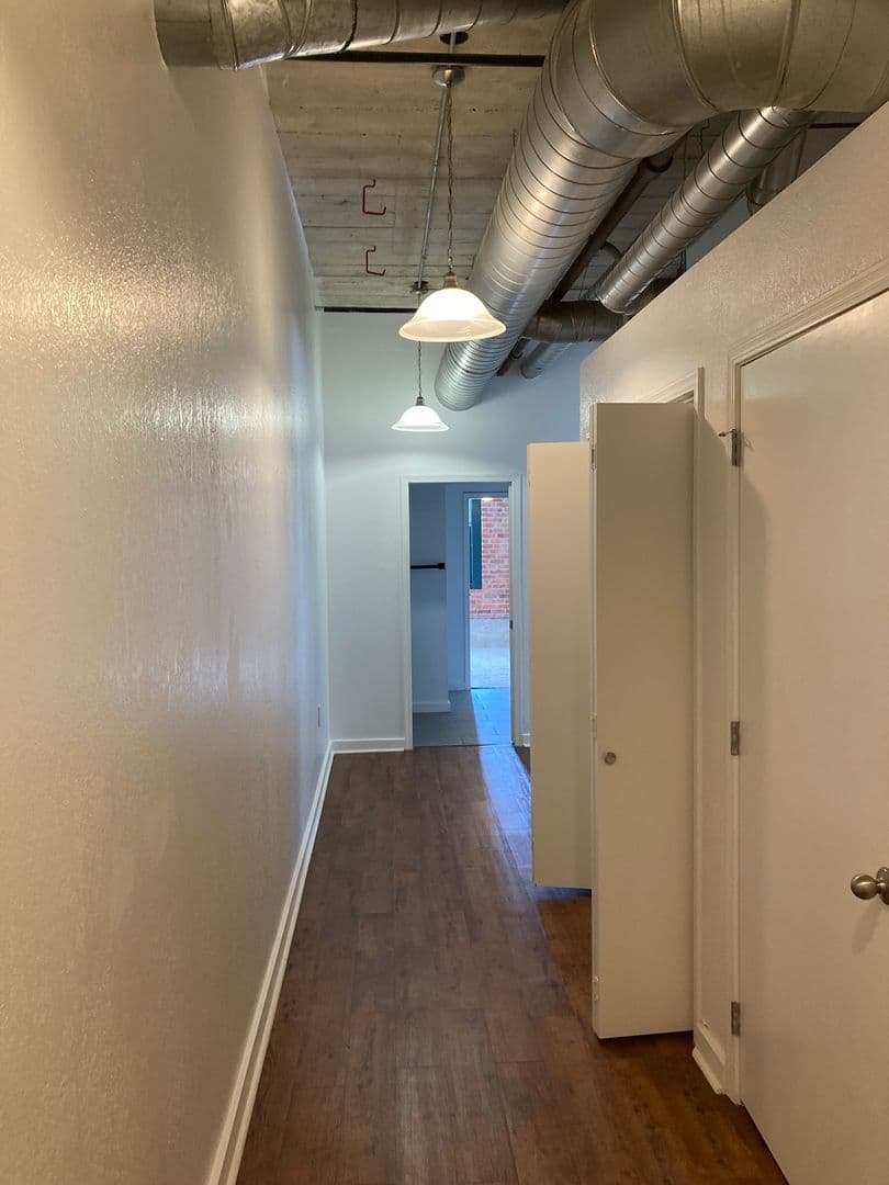 Kansas City Apartment: 930 Broadway Blvd