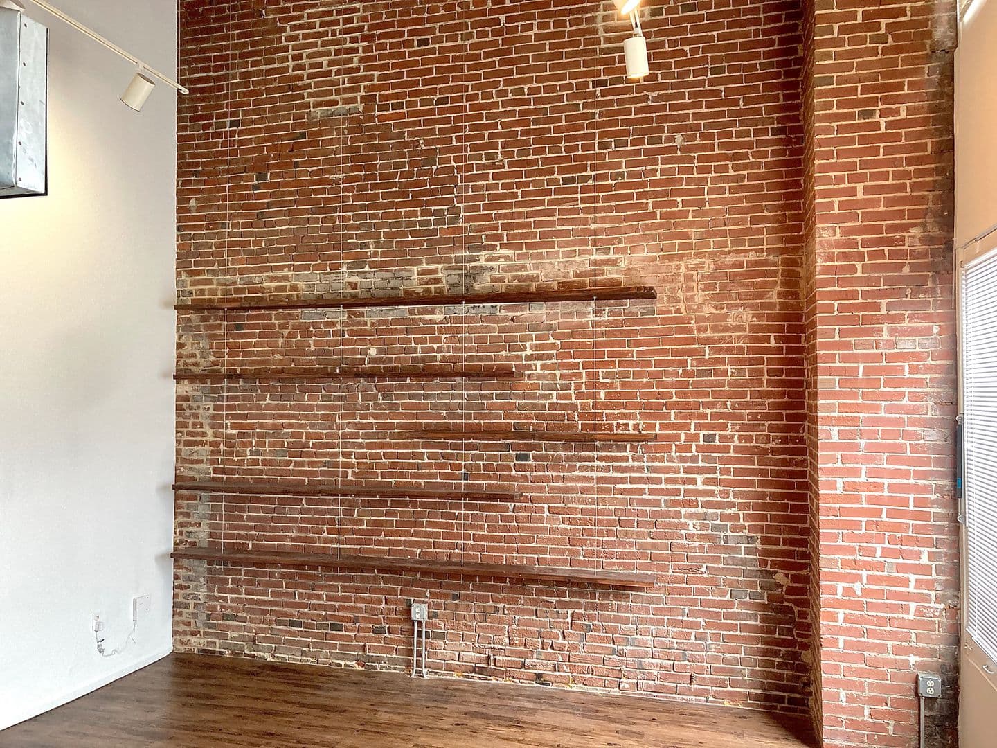 Kansas City Apartment: 200 W 5th Street