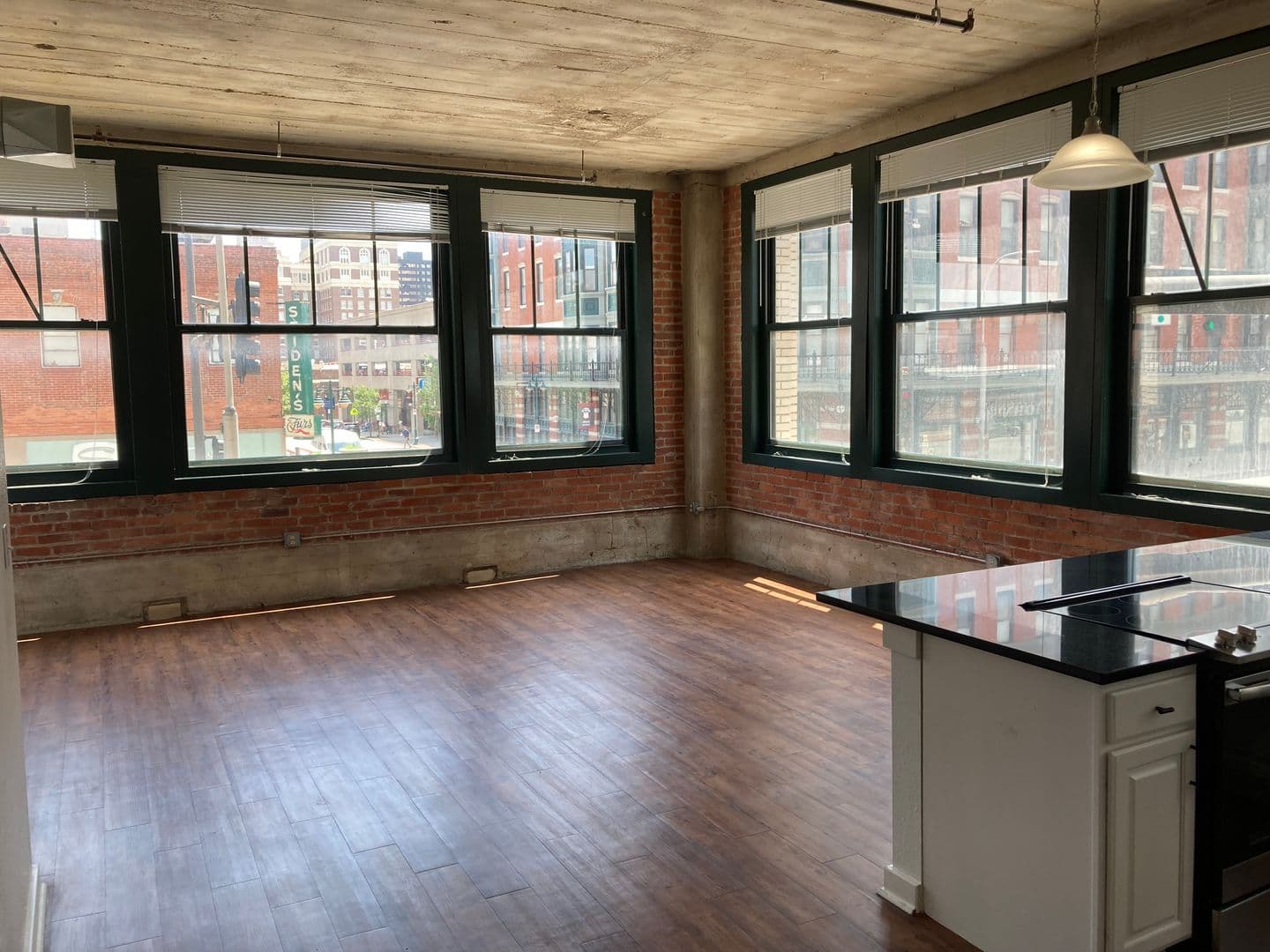 Kansas City Apartment: 930 Broadway Blvd