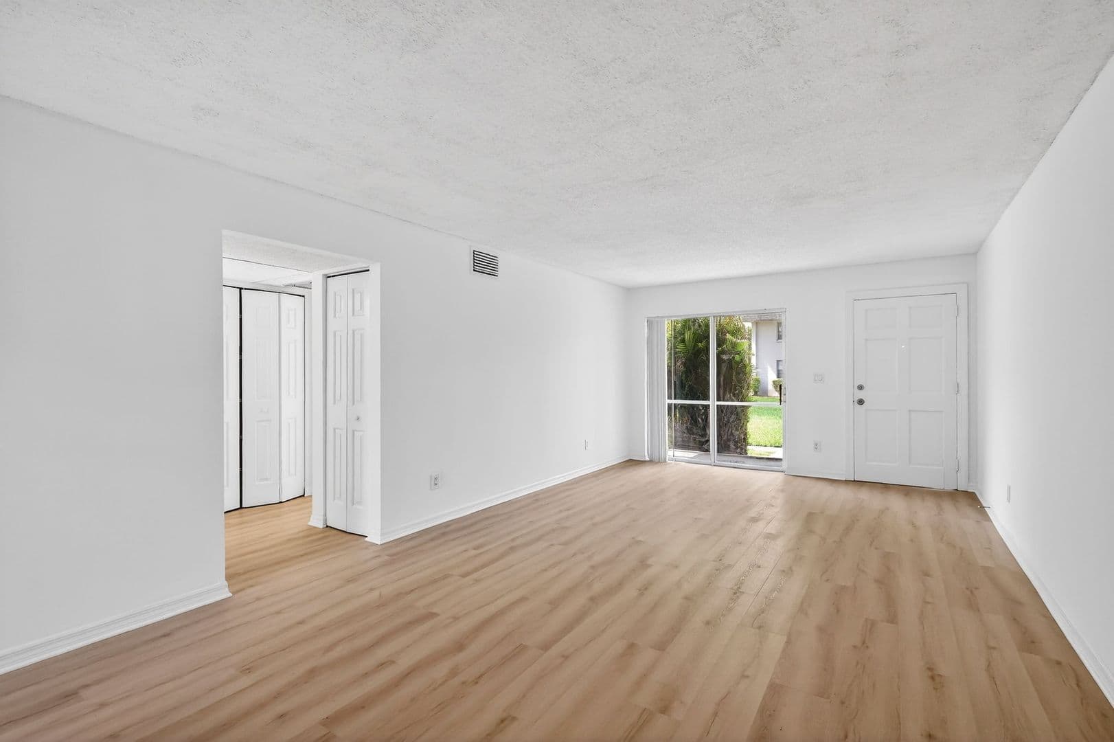 Vero Beach Apartment: 686 17th St