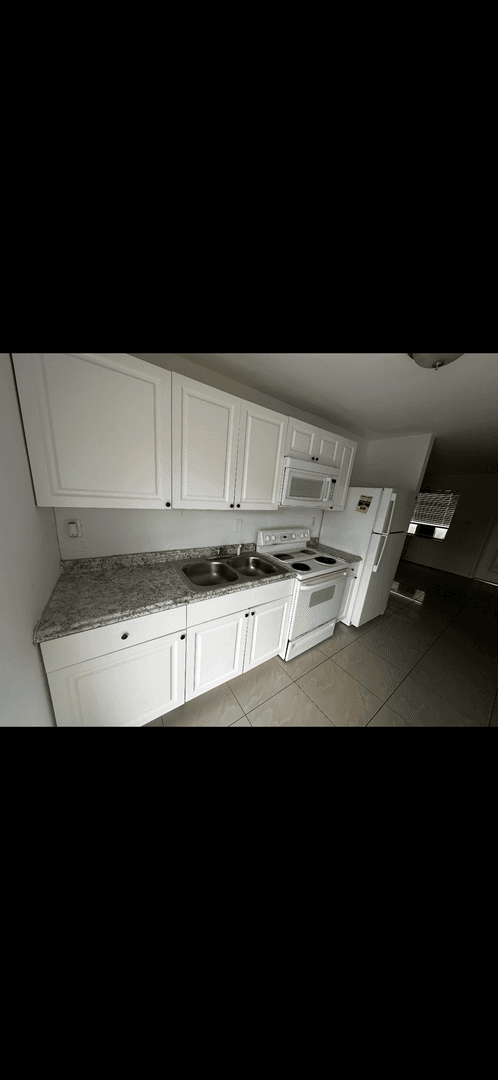 Ft Pierce Apartment: 809 Ave G