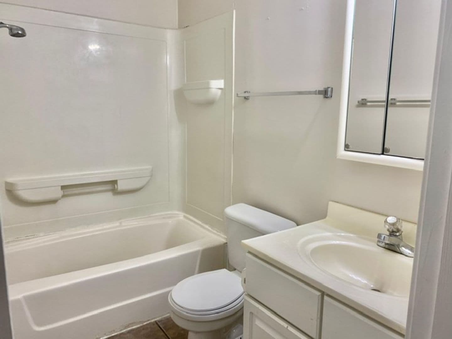 Saint Joseph Apartment: 2811 Pembroke Lane C25