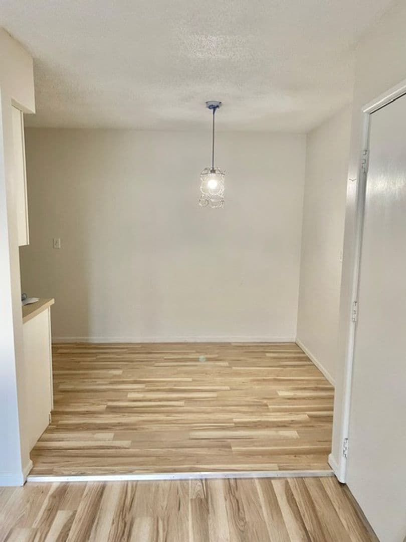 Saint Joseph Apartment: 2811 Pembroke Lane C25